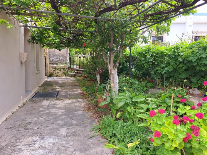 Image No.3-Maison de 2 chambres à vendre à Kalami