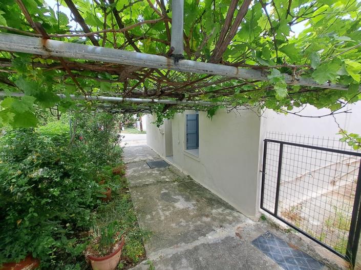 Image No.1-2 Bed House for sale