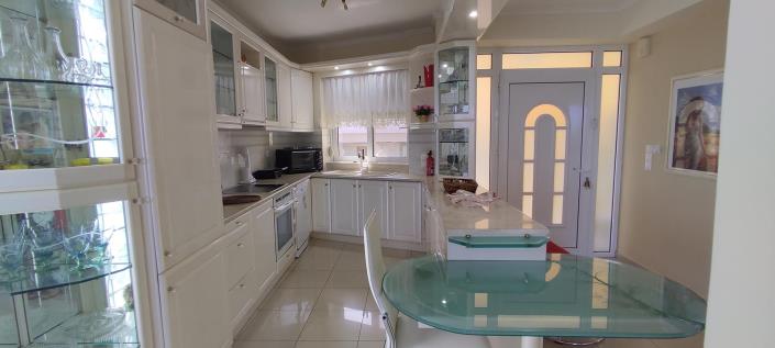 Image No.12-7 Bed Apartment for sale