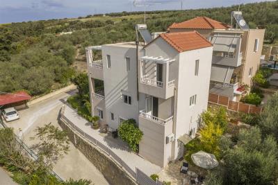 Appartement de 3 chambres à vendre à Gerani