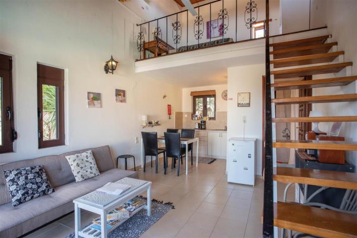 Image No.8-5 Bed House for sale