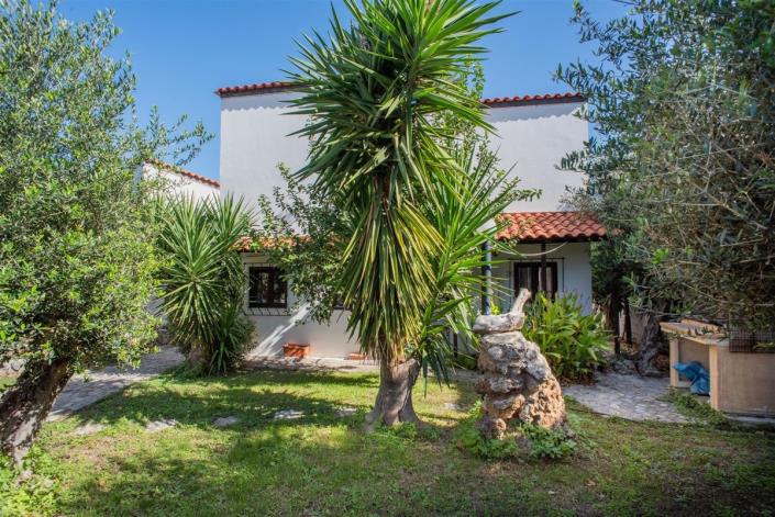 Image No.17-5 Bed House for sale