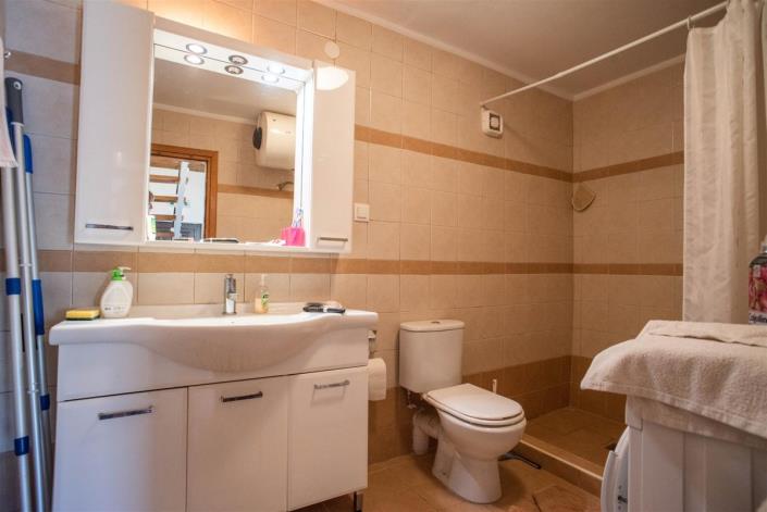 Image No.25-5 Bed House for sale