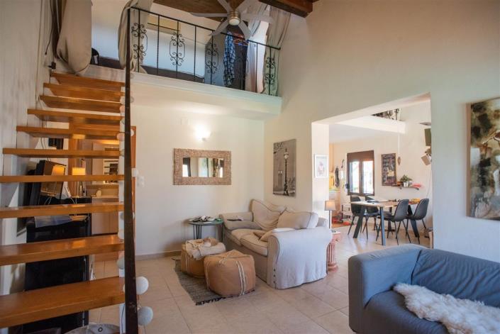 Image No.50-5 Bed House for sale