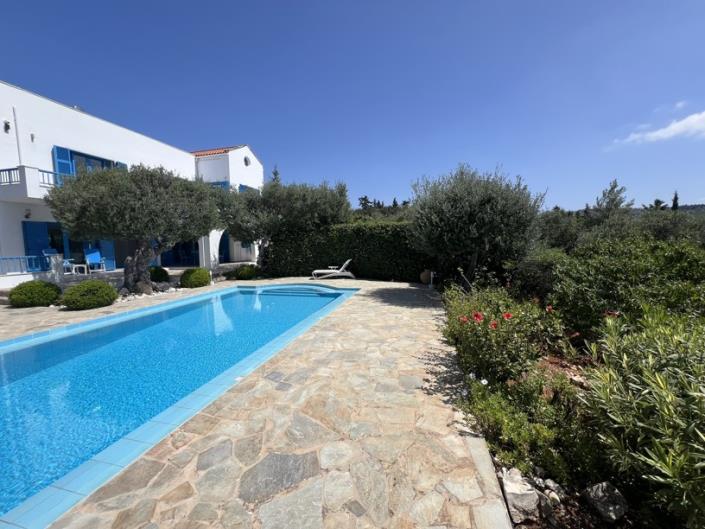 Image No.3-Villa de 4 chambres à vendre à Gavalohori