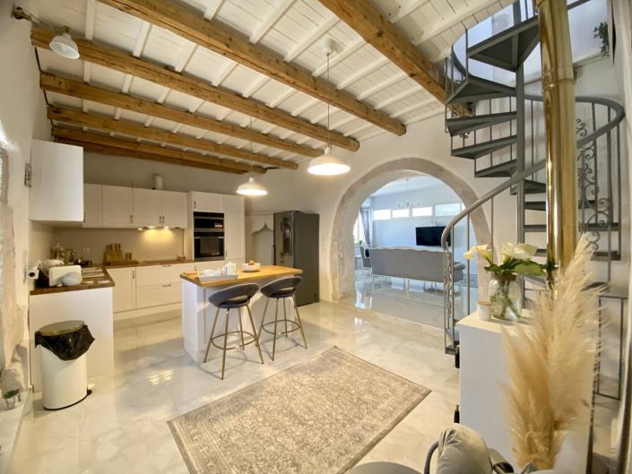 Image No.24-Villa de 4 chambres à vendre à Xirosterni