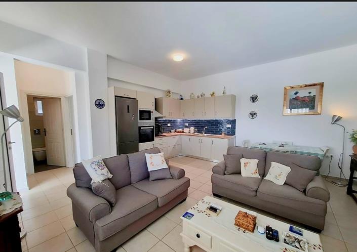 Image No.23-2 Bed Apartment for sale