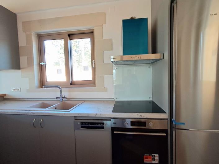 Image No.8-2 Bed House for sale