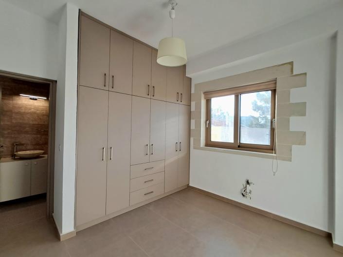 Image No.15-2 Bed House for sale