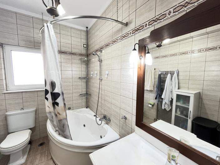 Image No.14-5 Bed House for sale