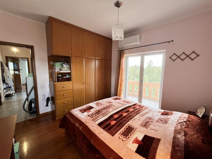 Image No.16-5 Bed House for sale