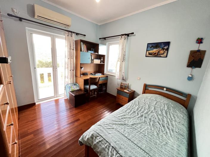 Image No.21-5 Bed House for sale