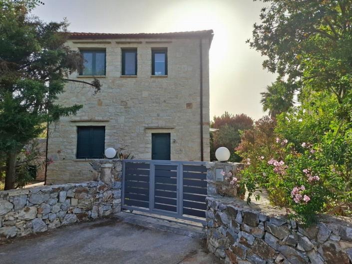 Image No.2-2 Bed House/Villa for sale