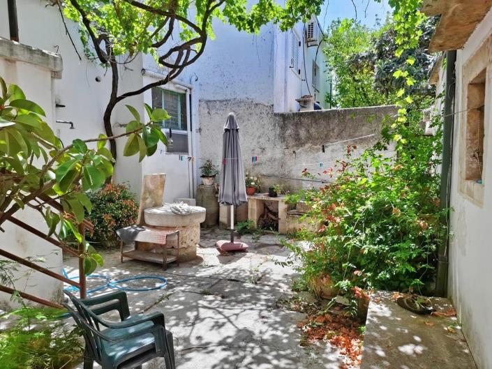 Image No.1-4 Bed House for sale