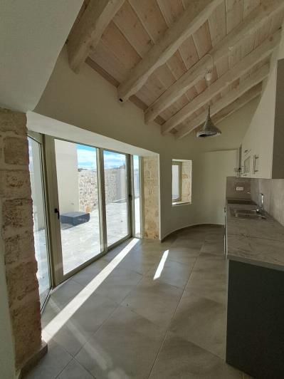 Image No.11-3 Bed House for sale