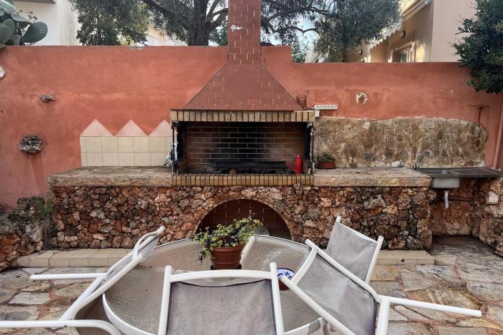 Image No.9-2 Bed House for sale