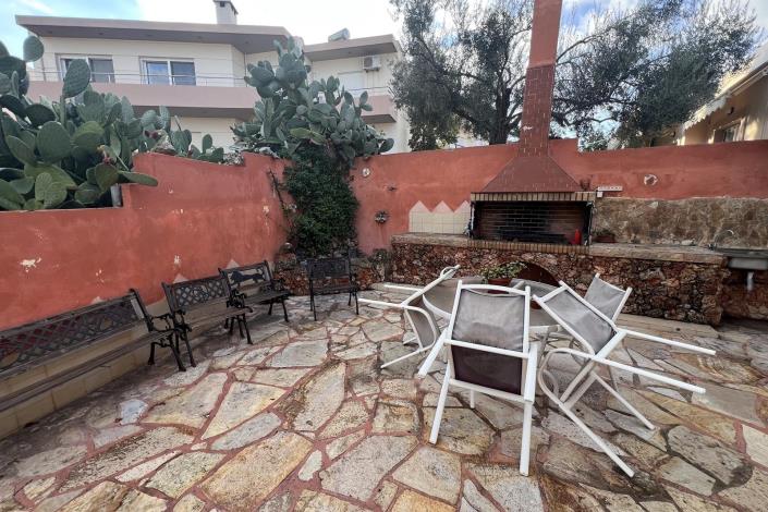 Image No.10-2 Bed House for sale