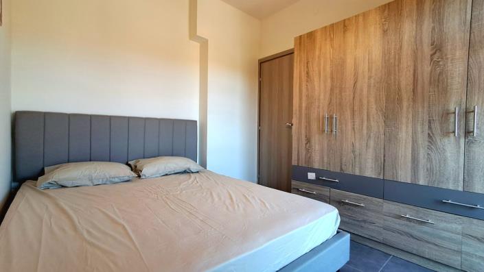 Image No.5-2 Bed House for sale