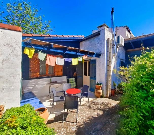 Image No.8-2 Bed House for sale