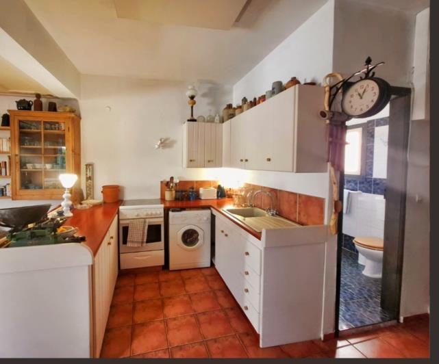 Image No.5-2 Bed House for sale