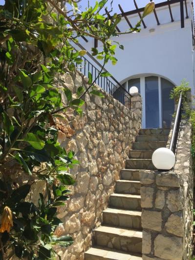 Image No.18-3 Bed Villa for sale