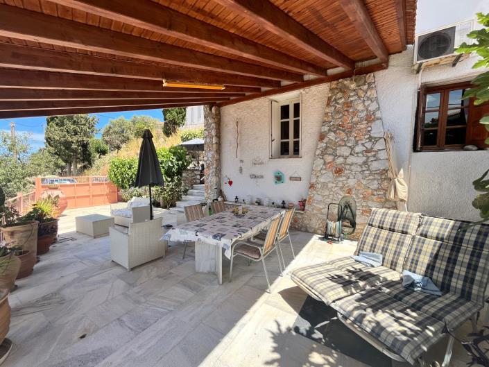 Image No.1-4 Bed House for sale