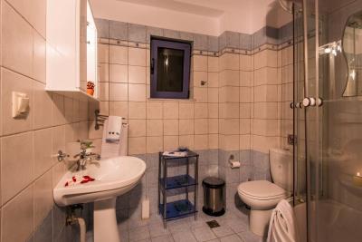 Villa-For-Sale-In-Stavros-12