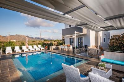 Villa-For-Sale-In-Stavros-15