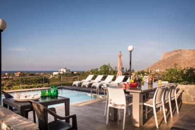 Villa-For-Sale-In-Stavros-17