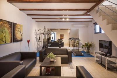 Villa-For-Sale-In-Stavros-18