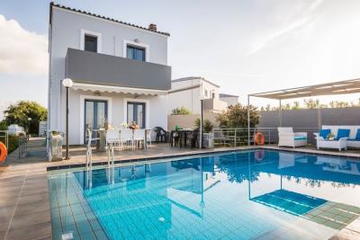 Villa-For-Sale-In-Stavros-19