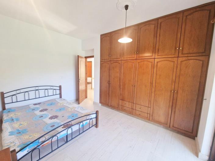 Image No.6-5 Bed House for sale