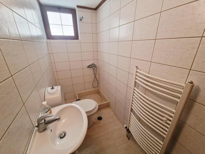 Image No.7-5 Bed House for sale