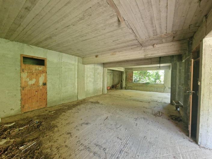 Image No.10-5 Bed House for sale