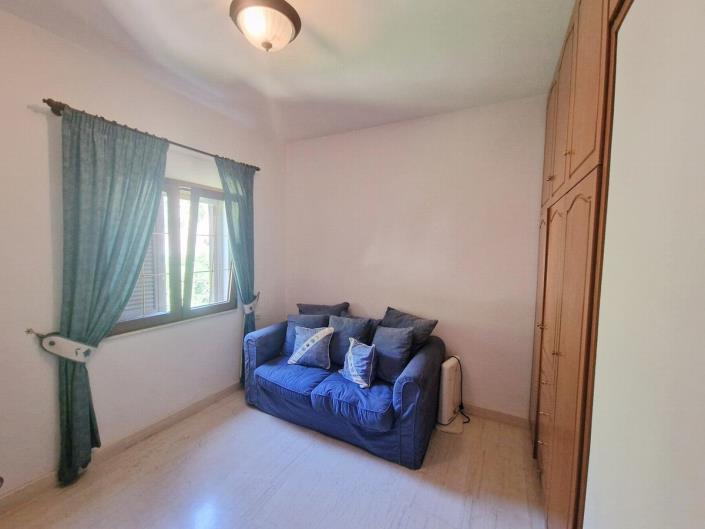 Image No.18-5 Bed House for sale