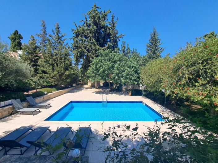 Image No.11-3 Bed Maisonette for sale