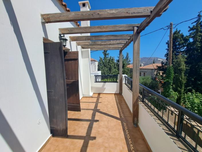 Image No.21-3 Bed Maisonette for sale