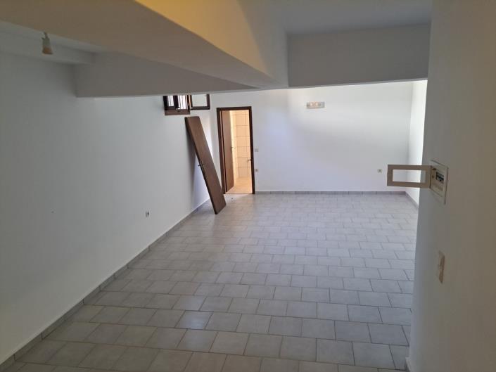 Image No.24-3 Bed Maisonette for sale