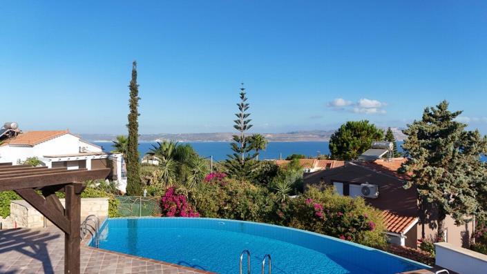 Image No.2-2 Bed House/Villa for sale