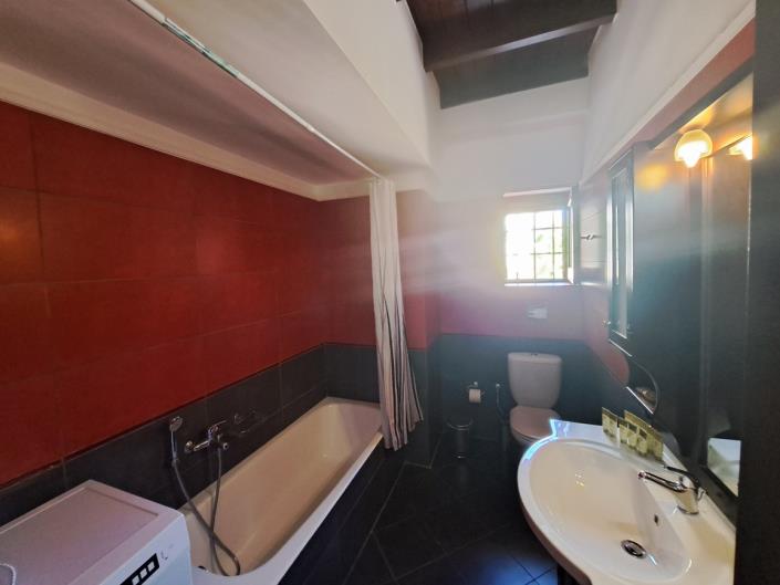 Image No.11-Maison de 4 chambres à vendre à Douliana