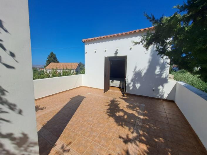 Image No.32-Maison de 4 chambres à vendre à Douliana