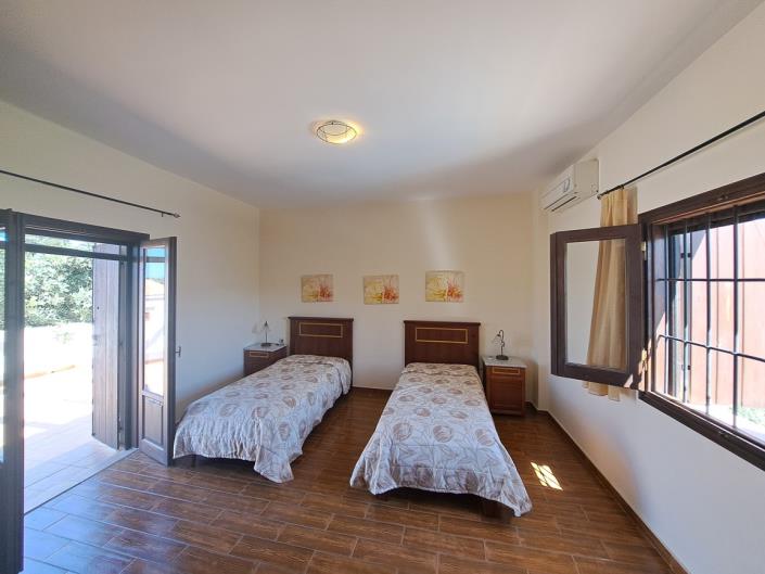 Image No.34-Maison de 4 chambres à vendre à Douliana