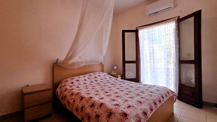 Image No.9-2 Bed Villa / Detached for sale