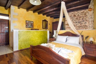 Villa-For-Sale-in-Samonas-village-13