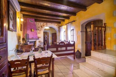 Villa-For-Sale-in-Samonas-village-11