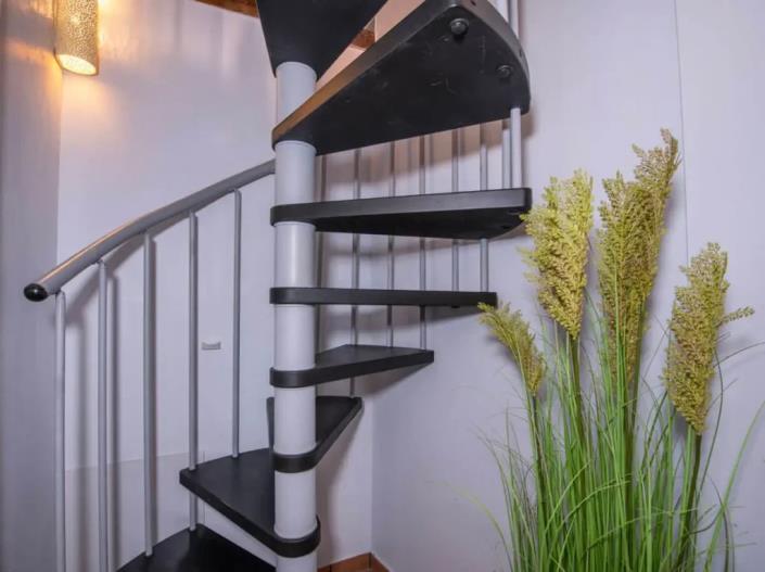 Image No.5-1 Bed House for sale