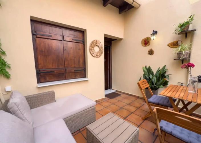 Image No.7-1 Bed House for sale