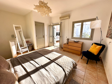 9b8433_01d1d0d3941f412cb97d01db6be0d063-mv2