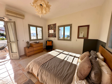 9b8433_7bb22818d5d64743ac39e280ce4f3e75-mv2