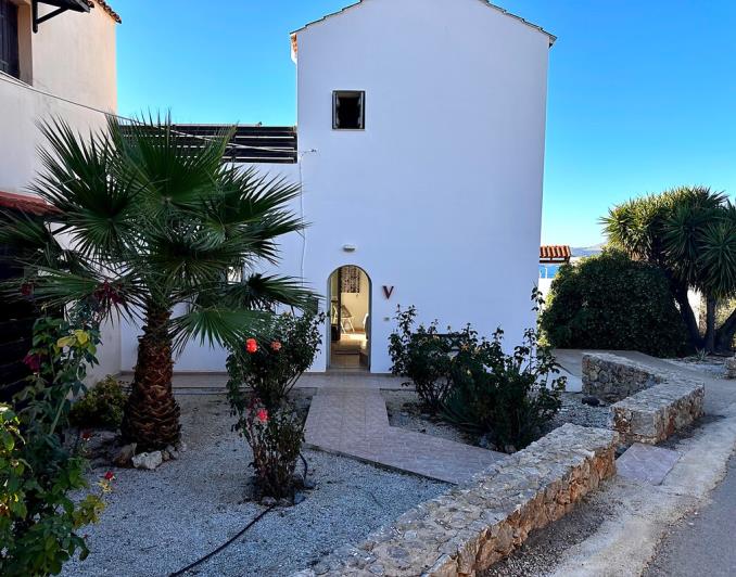 Image No.1-2 Bed House for sale